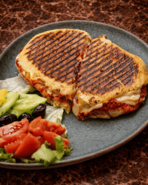 Bazlama Kavurmalı Tost