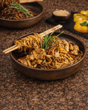 Tavuklu Sebzeli Wok Noodle