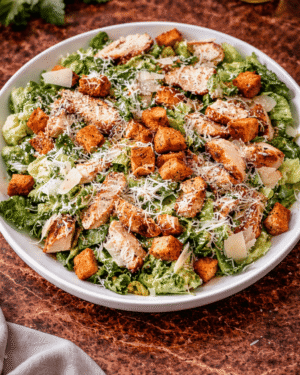 Tavuklu Sezar Salata