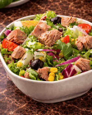 Ton Balıklı Akdeniz Salatası