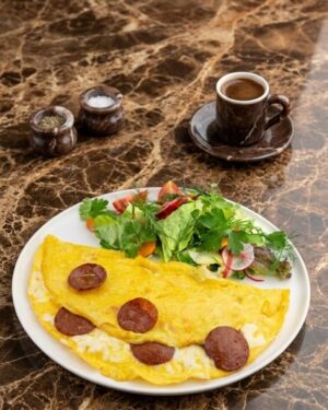 Sucuklu Kaşarlı Omlet